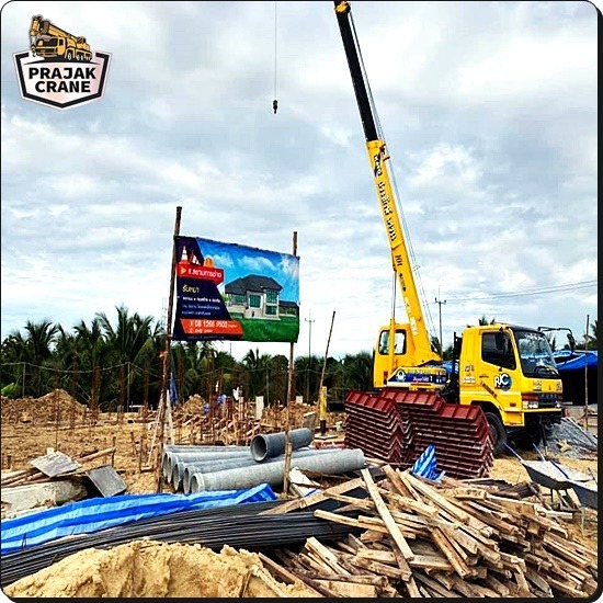 รถเครนยกป้ายทาวเวอร์ขนาดใหญ่ - บริษัท ประจักษ์ เครน จำกัด - เช่ารถเครนยกป้ายทาวเวอร์ขนาดใหญ่ 